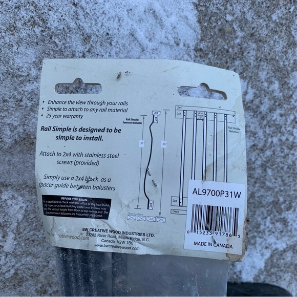 SOLD⭐️NEW PRICE⭐️6 Packs of 5 METAL PORCH PICKETS made in 🇨🇦 30 unused pieces - Picture 7 of 11